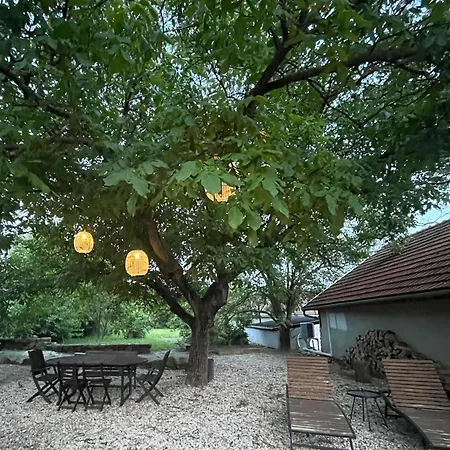 Hungry Grape Guests بيت ضيافة 3*